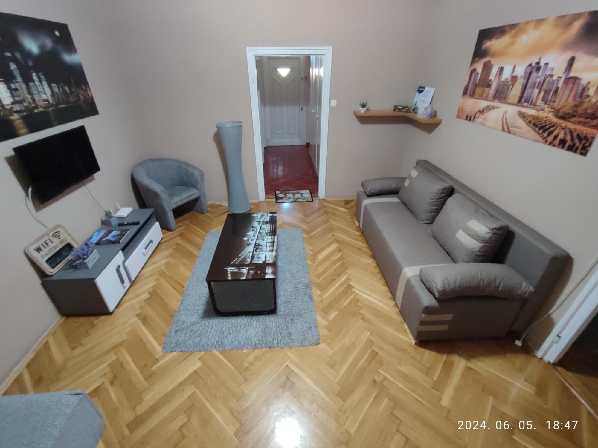 Startpont Apartman Pécs Zewnętrze zdjęcie